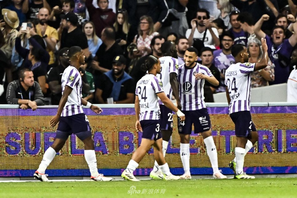 社交媒体上 社交媒体上